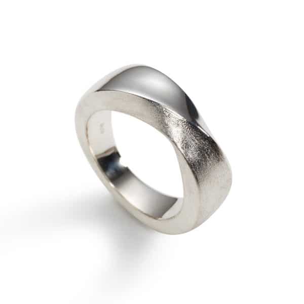Mobius Medium Silver Ring